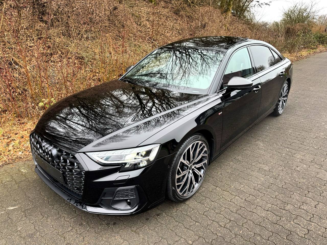Audi A8 Long 