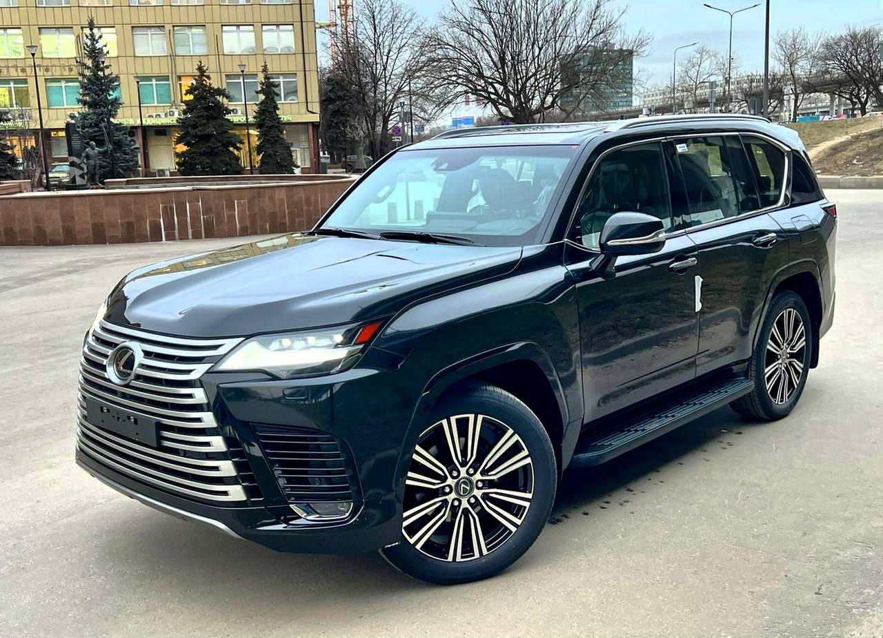 Lexus LX 600