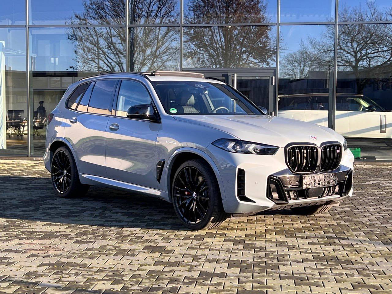 X5 M60i 