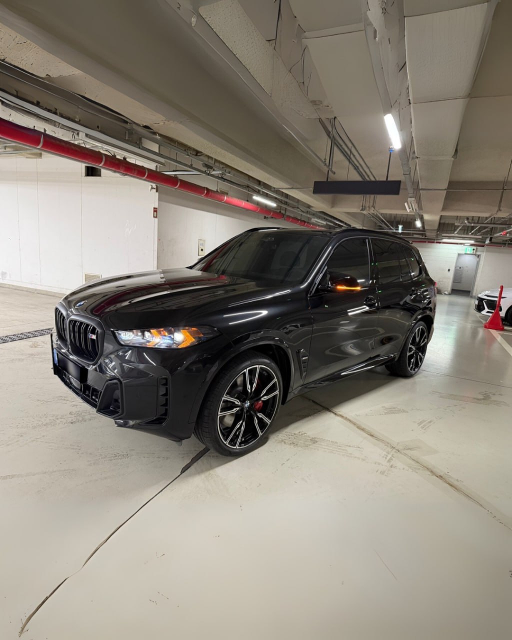 BMW X5 M60i