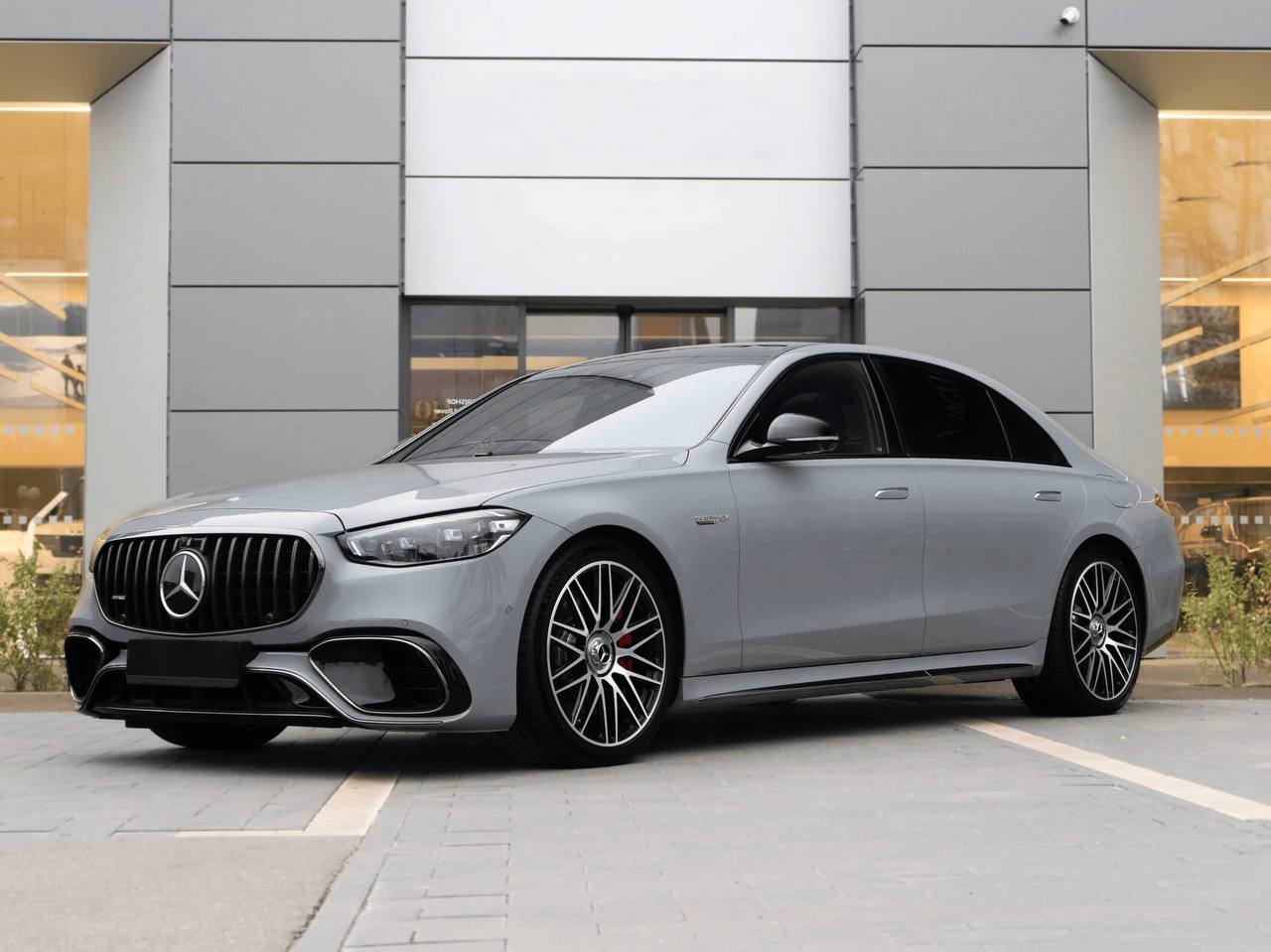 Mercedes-Benz S63 AMG E Performance